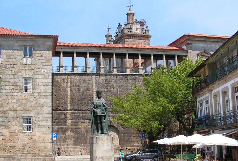 Plaza D. Duarte - Torre Medieval - Alojamiento Local